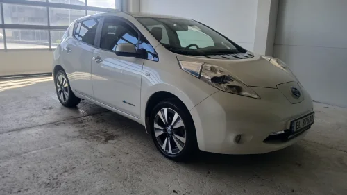 NISSAN LEAF Tekna