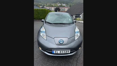 NISSAN LEAF