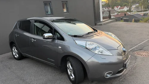 NISSAN LEAF Tekna