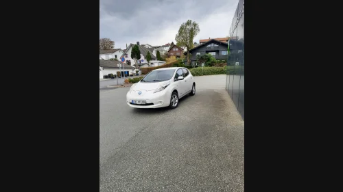 NISSAN LEAF