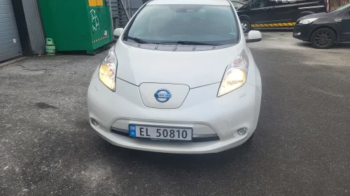 NISSAN LEAF