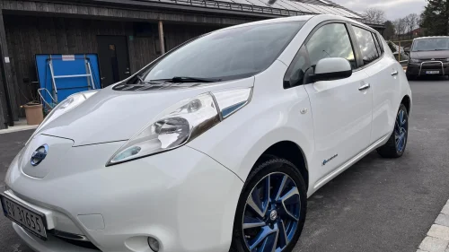 NISSAN LEAF