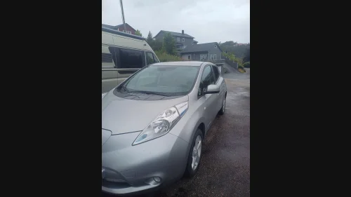 NISSAN LEAF