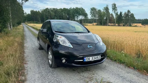 NISSAN LEAF