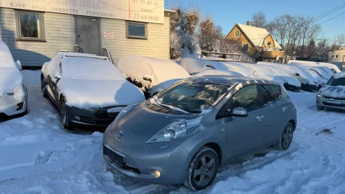 NISSAN LEAF