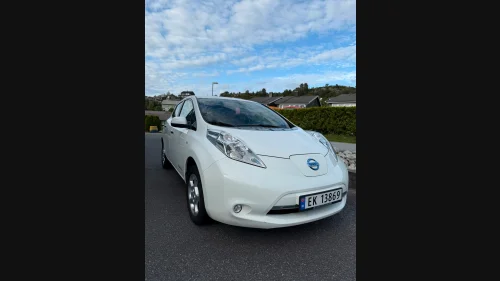 NISSAN LEAF
