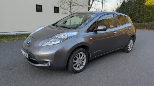 NISSAN LEAF Tekna