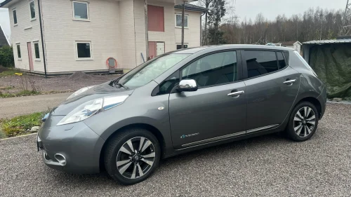 NISSAN LEAF Tekna