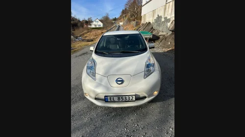 NISSAN LEAF Tekna