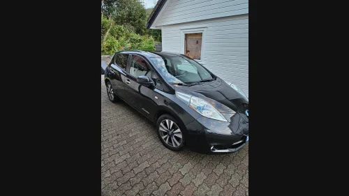NISSAN LEAF Tekna