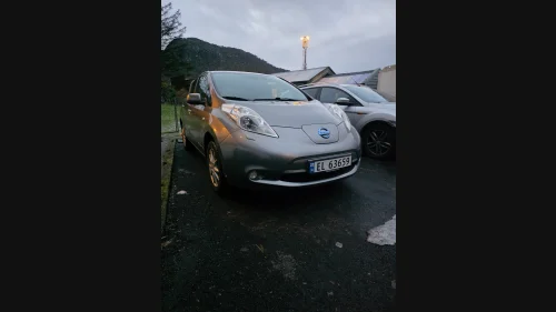NISSAN LEAF