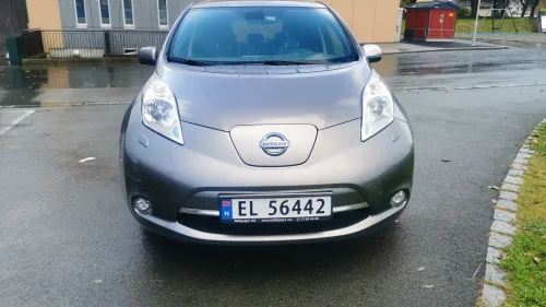 NISSAN LEAF