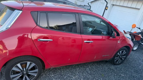 NISSAN LEAF