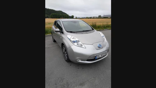 NISSAN LEAF Tekna