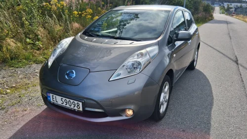 NISSAN LEAF