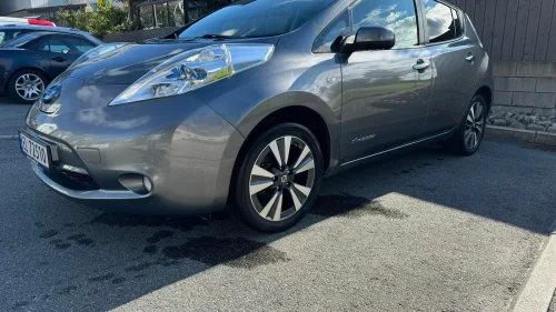 NISSAN LEAF