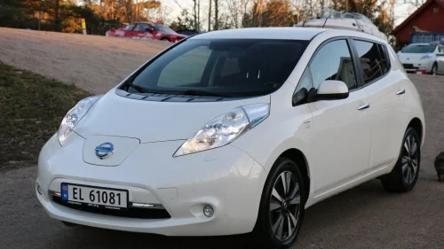 NISSAN LEAF GARANTI - 2.gen - Nordic - Vinterpakke-Varmepumpe - DAB