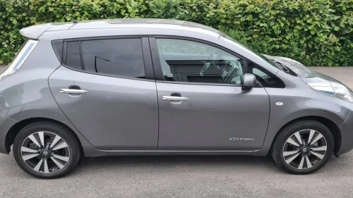 NISSAN LEAF Tekna