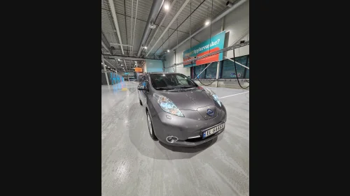 NISSAN LEAF Tekna