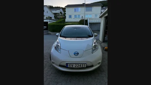 NISSAN LEAF
