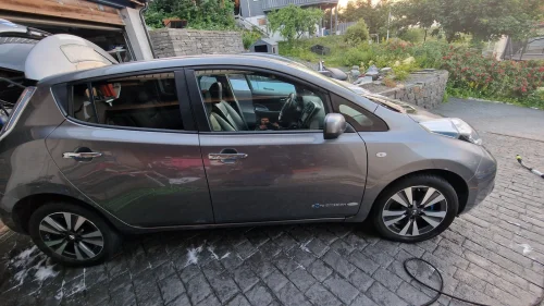 NISSAN LEAF Tekna