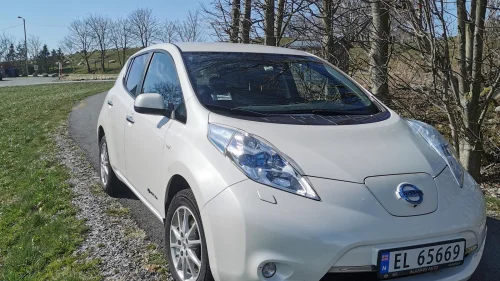 NISSAN LEAF Tekna