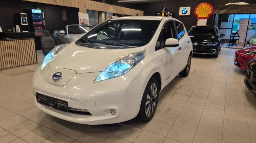 NISSAN LEAF TEKNA UTGAVE. 11 STREKER IGJEN PÅ BATTERI.