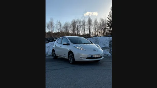 NISSAN LEAF Tekna