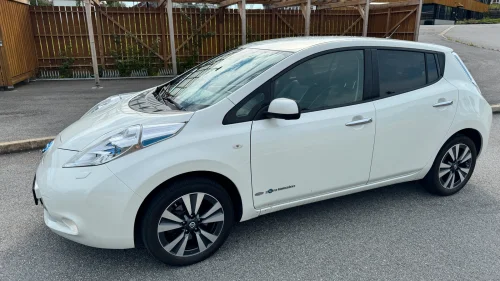 NISSAN LEAF Tekna