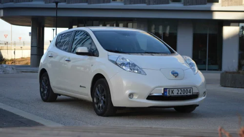 NISSAN LEAF 24kWh | Tekna | 12 / 12 | Varme i ratt | 360 | Skinn |