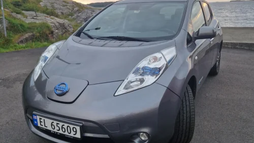 NISSAN Leaf ZE0
