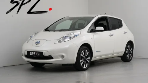 NISSAN Leaf TEKNA BOSE SKINN 360KAMERA LED NAVI BLÅTANN CRUISE