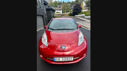 NISSAN Leaf