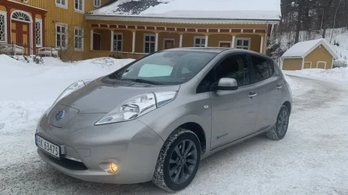 NISSAN Leaf
