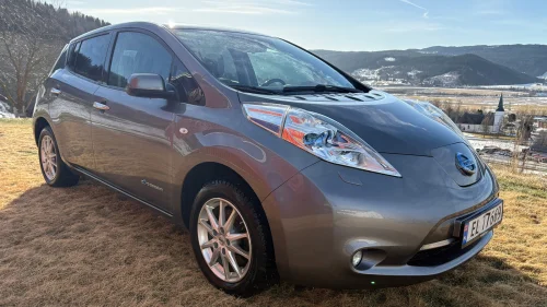 NISSAN LEAF Tekna