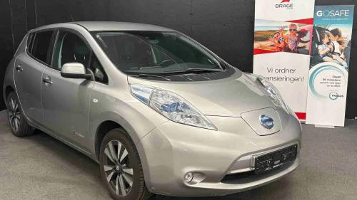 NISSAN Leaf Tekna Skinn Navi 360 kamera Cruise Bose 11/12 BAR ++
