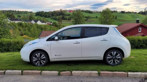 NISSAN LEAF Tekna