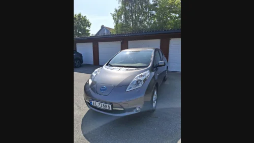 NISSAN LEAF