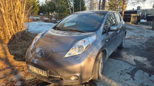 NISSAN LEAF