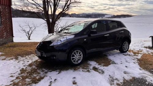 NISSAN Leaf