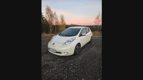 NISSAN LEAF Tekna