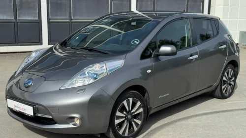 NISSAN Leaf 30kWh 30kWh Toppmodell Skinn Oppv ratt