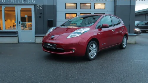 NISSAN Leaf 30kWh 30kWh/ Tekna/ Bose/ Cruise/ Skinn/ Xenon/ Navi+