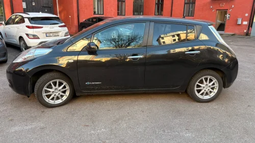 NISSAN Leaf 24kWh