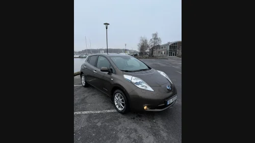 NISSAN LEAF 30kWh TEKNA - 12/12 STREKER / NY EU 03.2028 - NYTT BATTERI
