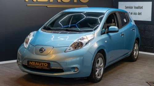 NISSAN Leaf 24kWh 24kWh / 109 HK / NAVI / S&V / R. KAM / AC +++