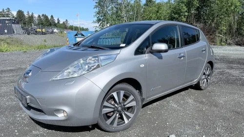 NISSAN LEAF 30kWh TEKNA 30KWH 360-KAMERA SKINN RATTVARME CRUISE