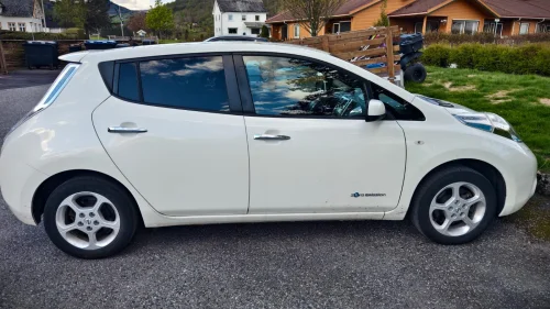NISSAN Leaf 24kWh Tekna 24kWh (K)