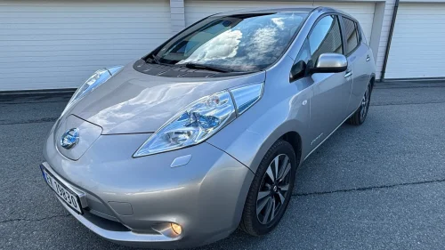 NISSAN LEAF 24kWh Tekna 24kWh (K) - 1 eier, 12/12 batteri, mye utstyr