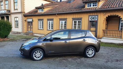 NISSAN LEAF 30kWh 30KWH Tekna/ Nordic.